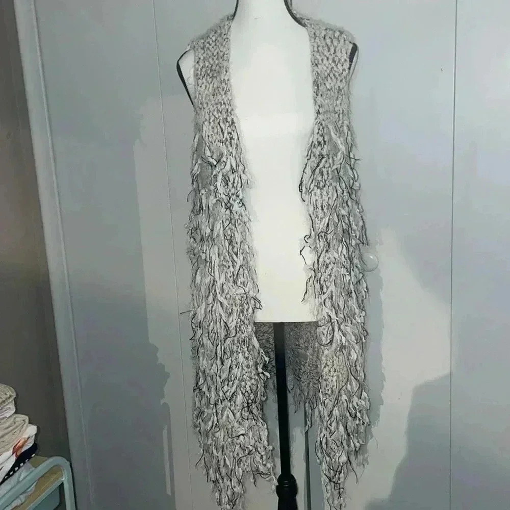 Umgee Cream/black Sweater vest